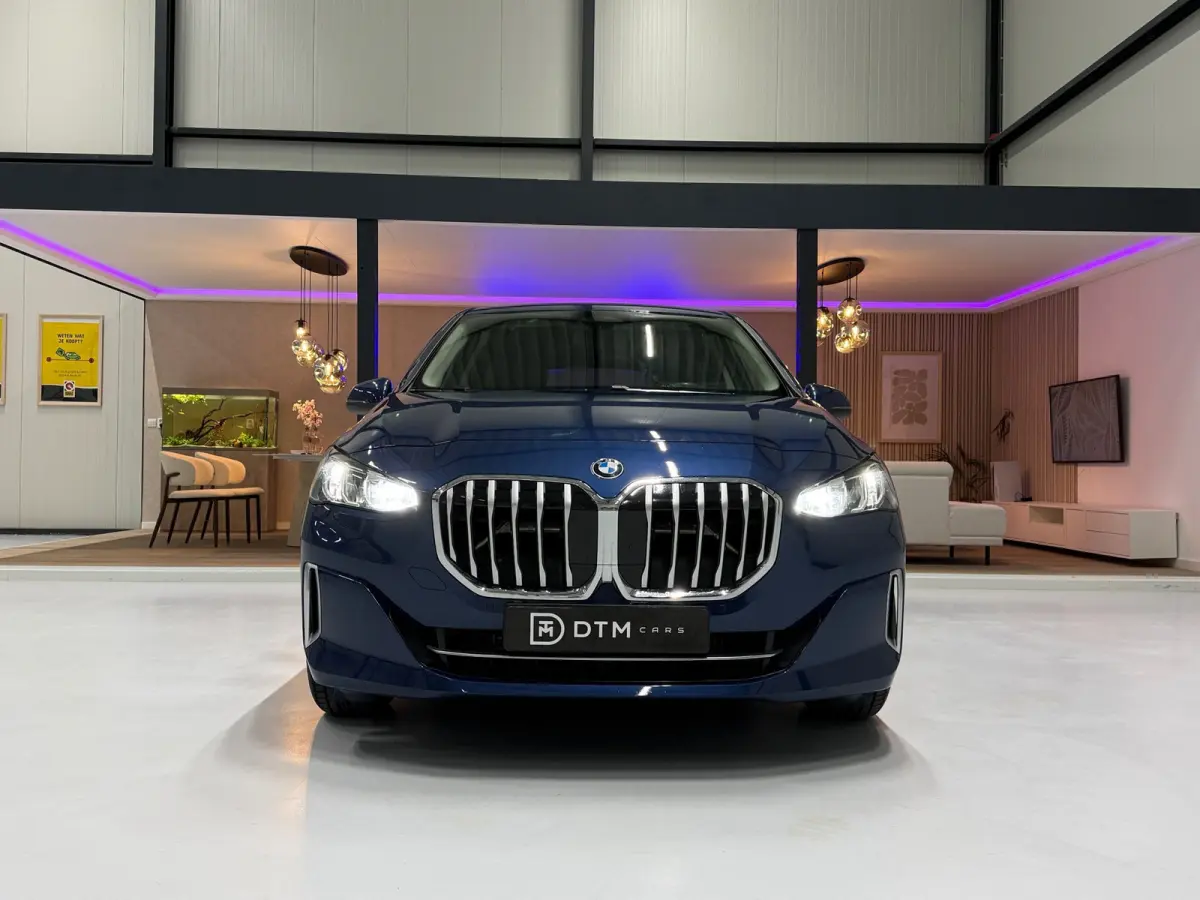 218i AUT 2023 Navi Leder Trekhaak LED Camera Cruise