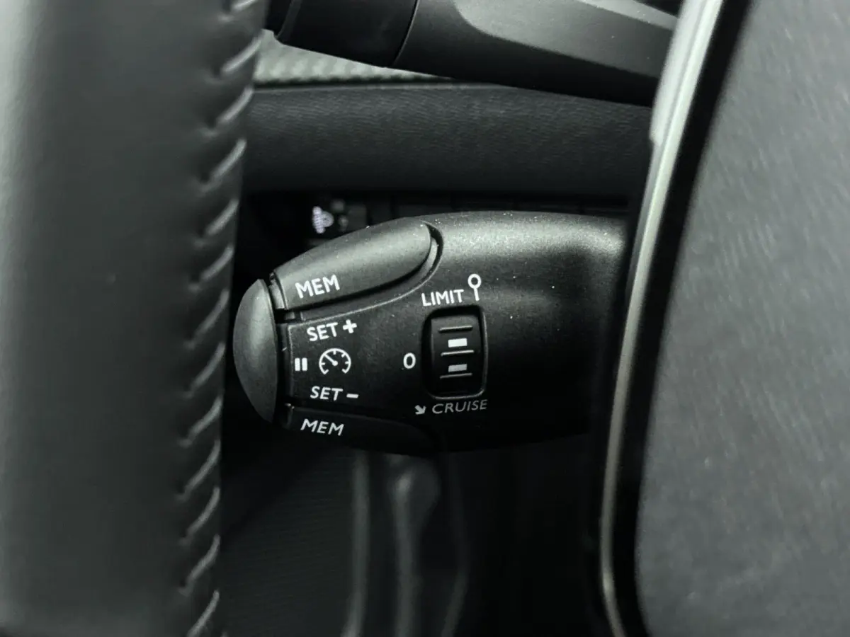EV Active 50 kWh | ACCU 97% | 1ste eigenaar | Apple CarPlay | Cruise control | LED verlichting | Climate control |
