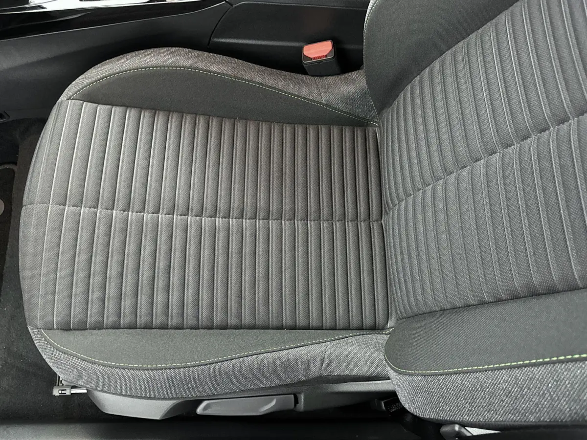 EV Active 50 kWh | ACCU 97% | 1ste eigenaar | Apple CarPlay | Cruise control | LED verlichting | Climate control |