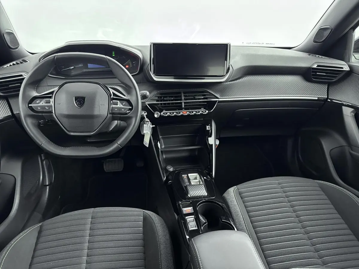 EV Active 50 kWh | ACCU 97% | 1ste eigenaar | Apple CarPlay | Cruise control | LED verlichting | Climate control |