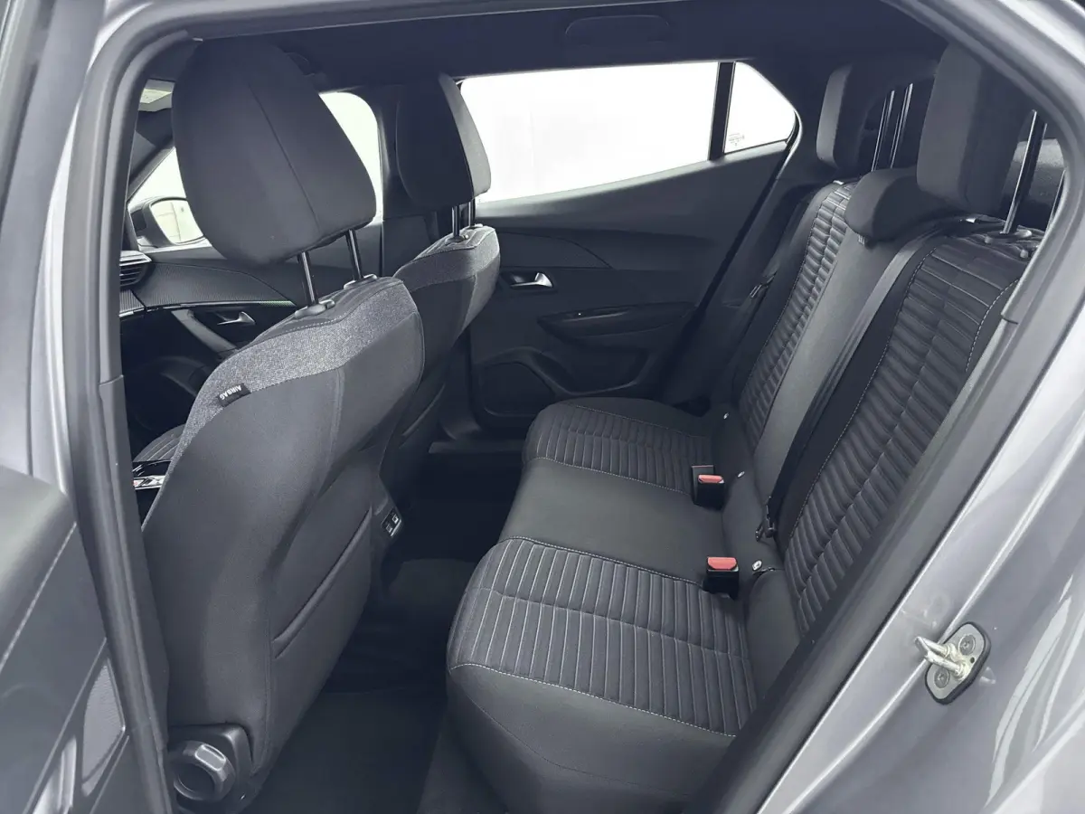 EV Active 50 kWh | ACCU 97% | 1ste eigenaar | Apple CarPlay | Cruise control | LED verlichting | Climate control |