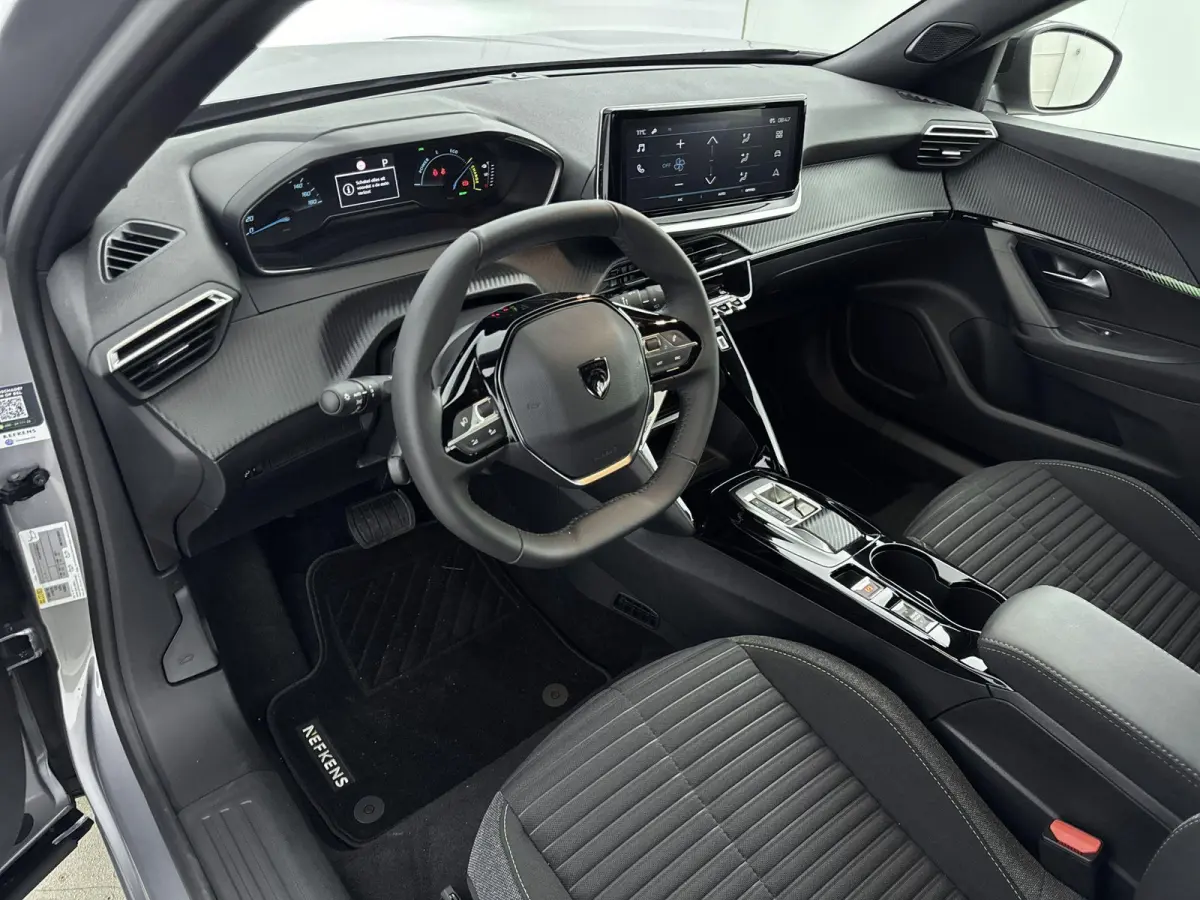 EV Active 50 kWh | ACCU 97% | 1ste eigenaar | Apple CarPlay | Cruise control | LED verlichting | Climate control |