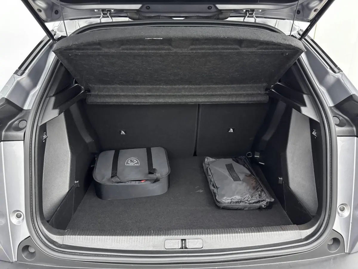 EV Active 50 kWh | ACCU 97% | 1ste eigenaar | Apple CarPlay | Cruise control | LED verlichting | Climate control |
