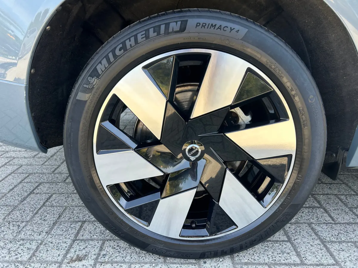 2.0 T6 Plug-in hybrid AWD Ultimate Dark | HU-Display | Harman/Kardon | Camera | Panoramadak |