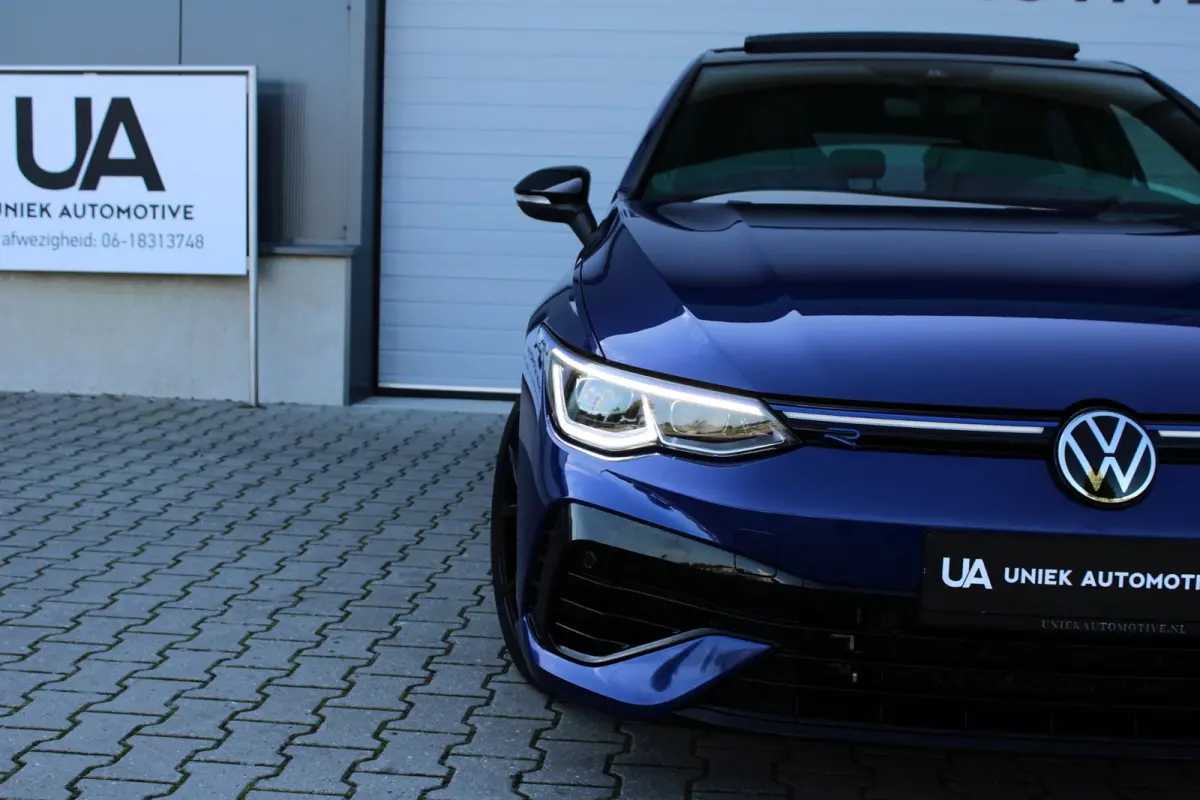 2.0 TSI R 4M R20 PERFORMANCE | 20 JAHRE | AKRAPOVIC | LEDER | PANO | H&K | CAMERA | ACC | LED IQ | 19"ESTORIL | 1E