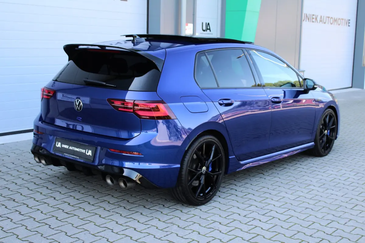2.0 TSI R 4M R20 PERFORMANCE | 20 JAHRE | AKRAPOVIC | LEDER | PANO | H&K | CAMERA | ACC | LED IQ | 19"ESTORIL | 1E