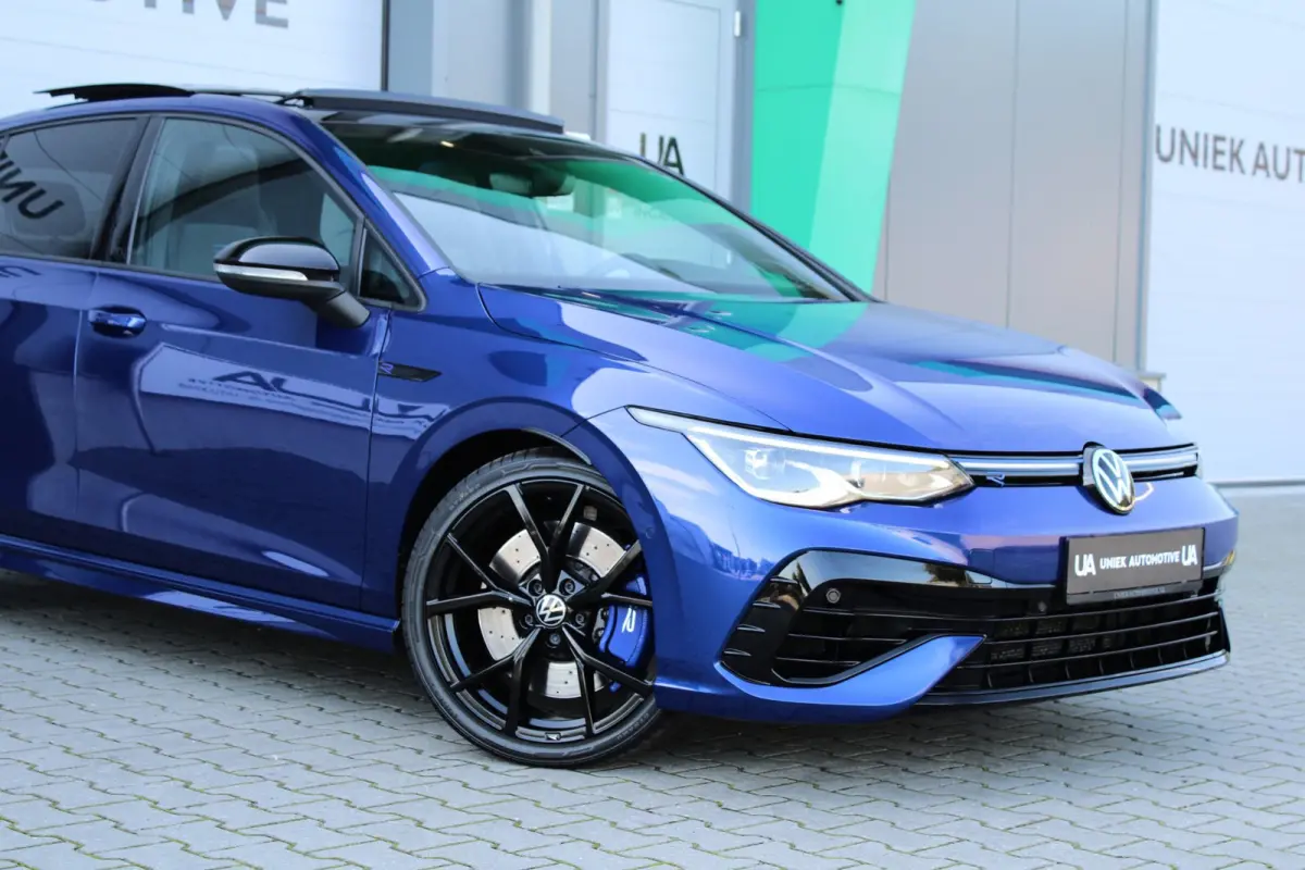 2.0 TSI R 4M R20 PERFORMANCE | 20 JAHRE | AKRAPOVIC | LEDER | PANO | H&K | CAMERA | ACC | LED IQ | 19"ESTORIL | 1E
