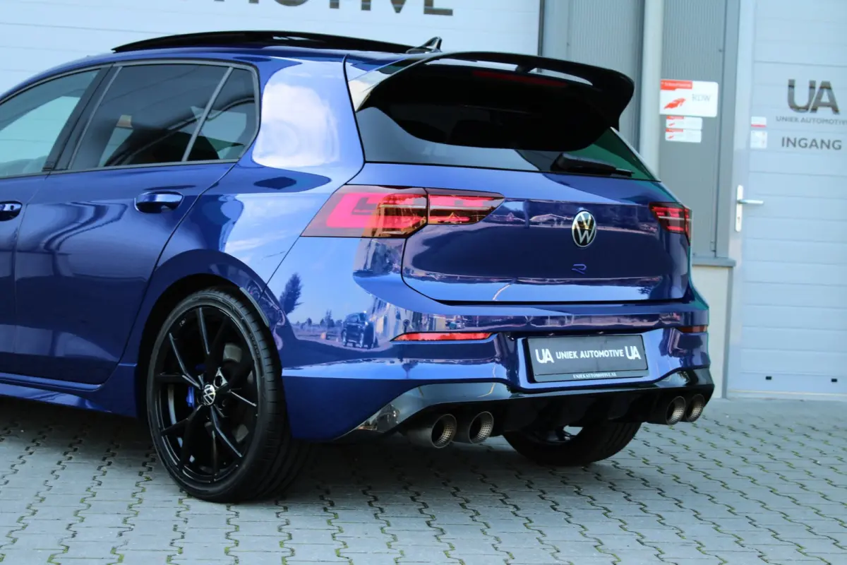 2.0 TSI R 4M R20 PERFORMANCE | 20 JAHRE | AKRAPOVIC | LEDER | PANO | H&K | CAMERA | ACC | LED IQ | 19"ESTORIL | 1E