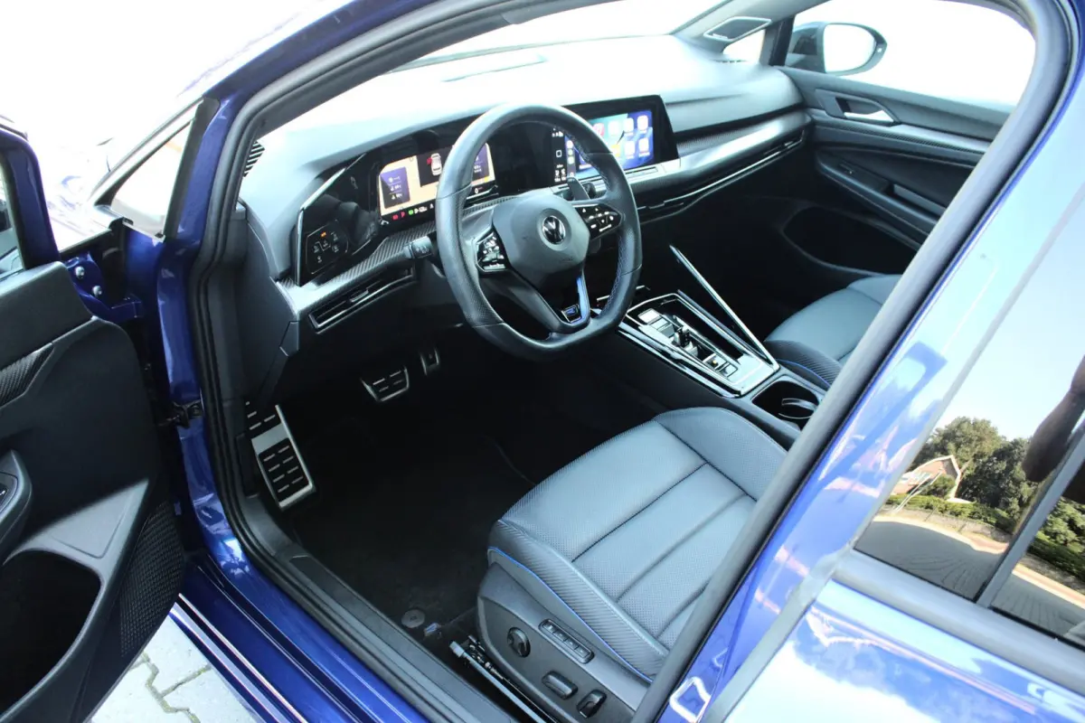 2.0 TSI R 4M R20 PERFORMANCE | 20 JAHRE | AKRAPOVIC | LEDER | PANO | H&K | CAMERA | ACC | LED IQ | 19"ESTORIL | 1E