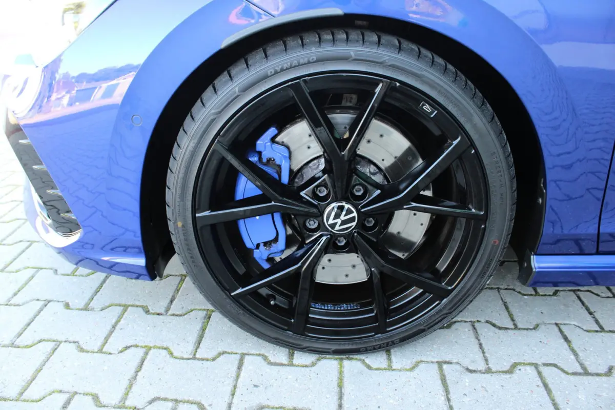 2.0 TSI R 4M R20 PERFORMANCE | 20 JAHRE | AKRAPOVIC | LEDER | PANO | H&K | CAMERA | ACC | LED IQ | 19"ESTORIL | 1E