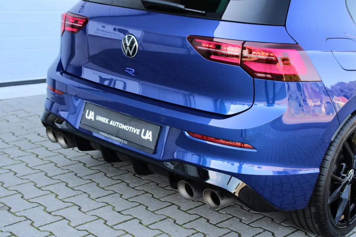 2.0 TSI R 4M R20 PERFORMANCE | 20 JAHRE | AKRAPOVIC | LEDER | PANO | H&K | CAMERA | ACC | LED IQ | 19"ESTORIL | 1E