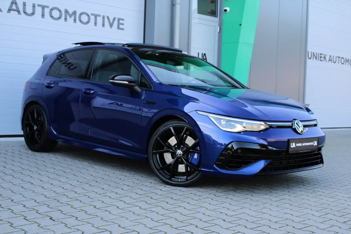 2.0 TSI R 4M R20 PERFORMANCE | 20 JAHRE | AKRAPOVIC | LEDER | PANO | H&K | CAMERA | ACC | LED IQ | 19"ESTORIL | 1E
