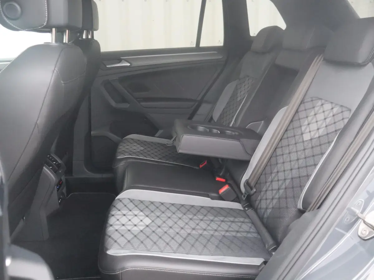 1.4 TSI eHybrid 245pk DSG R-Line Business+ | Soh 90% | Winter Pakket | Trailer Pakket