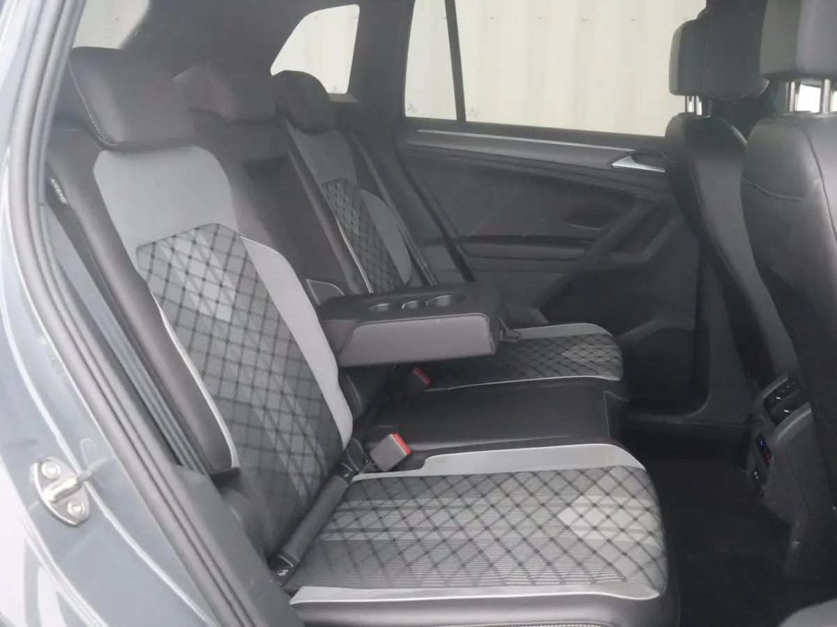 1.4 TSI eHybrid 245pk DSG R-Line Business+ | Soh 90% | Winter Pakket | Trailer Pakket