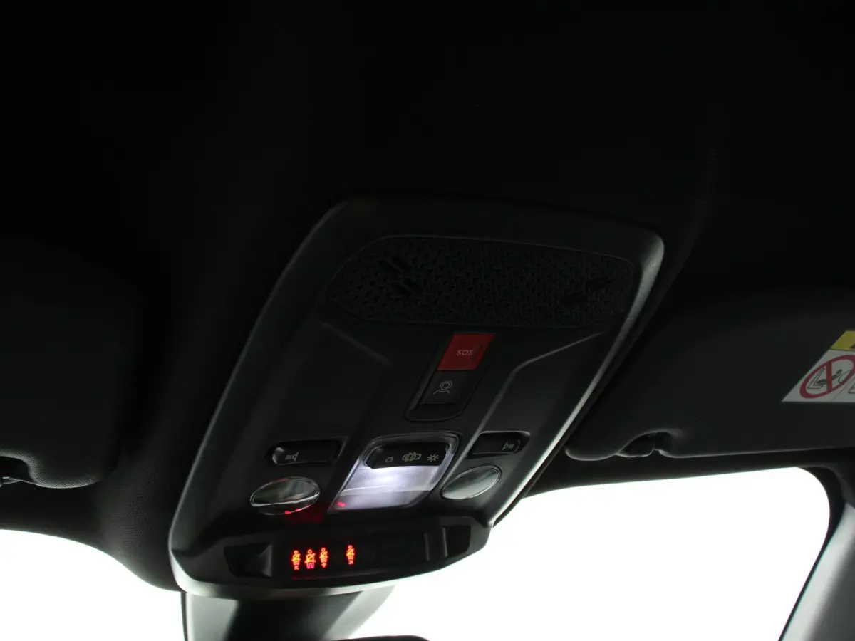 EV Allure 50 kWh Navigatie Apple Carplay Android Auto Camera Parkeerhulp Adaptive cruise control Dodehoekassistent Full Led Climate Control Virtual Cockpit Lichtmetalen velgen