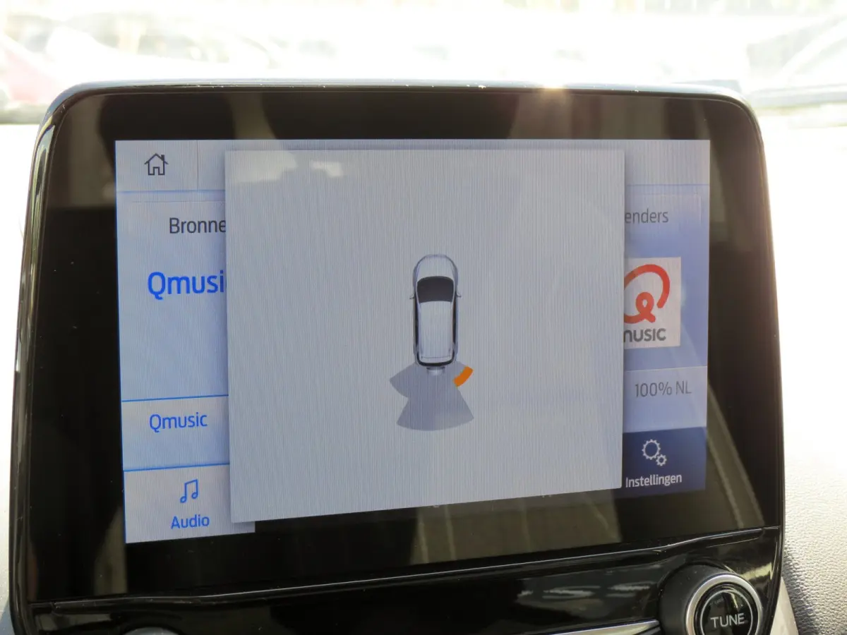 1.0 EcoBoost Titanium | CARPLAY | NAVI | CRUISE CONTROL | LICHTMETALEN VELGEN | PARKEERSENSORS |