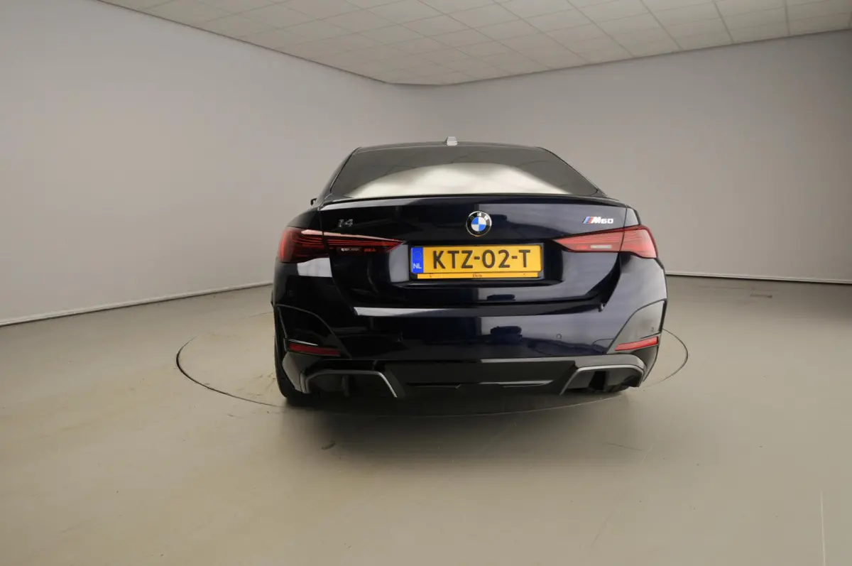 M60 | M-Sportpakket | LED | Leder | HUD | Active Cruise | Panoramadak | Sportstoelen | DAB | Harman-Karton Sound | Alu 20 Inch