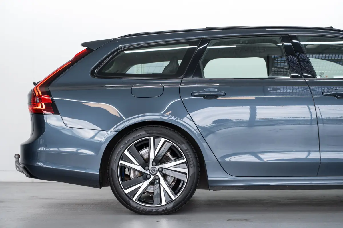 T6 350PK AWD Plus Dark | 360° | Panoramadak | 19" | Power Seats | HK Audio | Climate Pack
