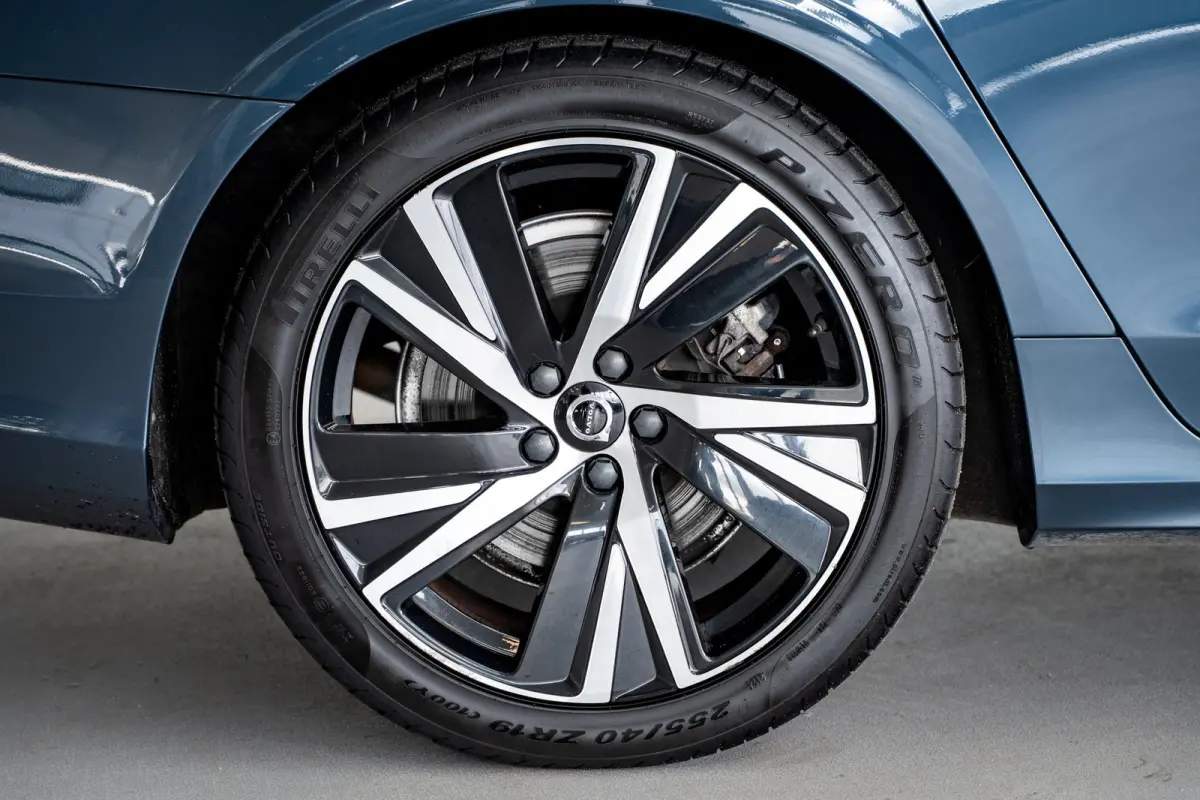 T6 350PK AWD Plus Dark | 360° | Panoramadak | 19" | Power Seats | HK Audio | Climate Pack