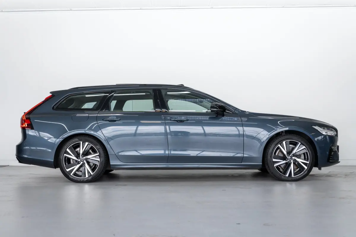 T6 350PK AWD Plus Dark | 360° | Panoramadak | 19" | Power Seats | HK Audio | Climate Pack