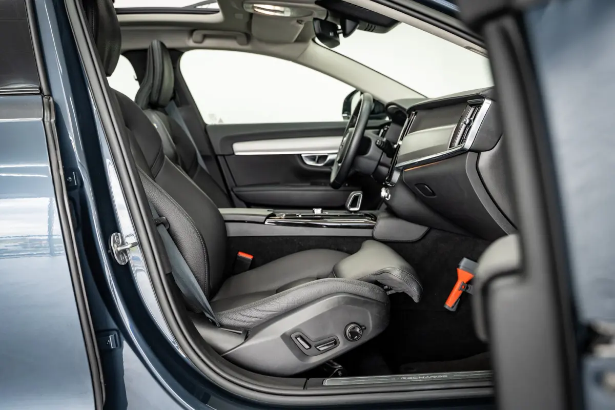 T6 350PK AWD Plus Dark | 360° | Panoramadak | 19" | Power Seats | HK Audio | Climate Pack