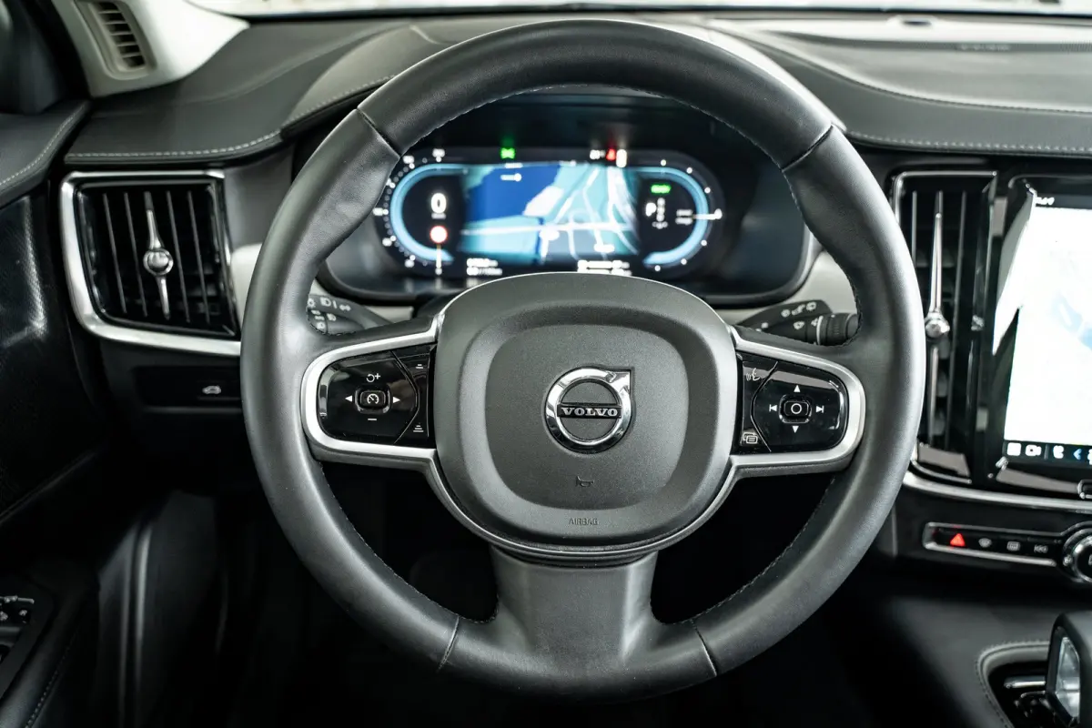 T6 350PK AWD Plus Dark | 360° | Panoramadak | 19" | Power Seats | HK Audio | Climate Pack