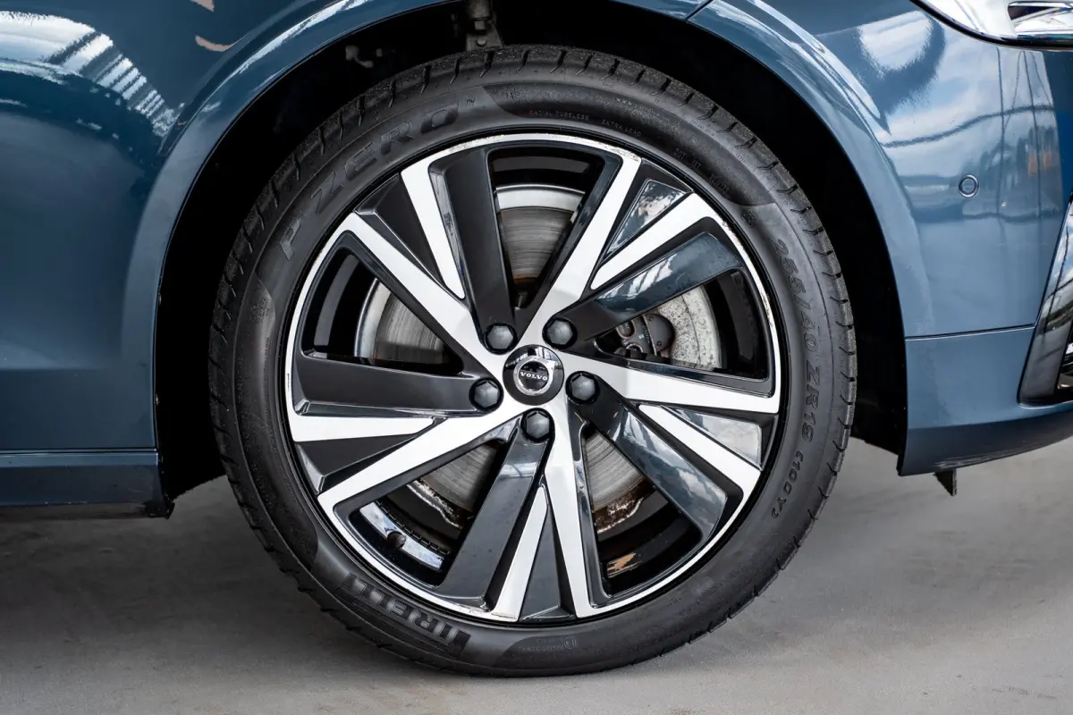 T6 350PK AWD Plus Dark | 360° | Panoramadak | 19" | Power Seats | HK Audio | Climate Pack