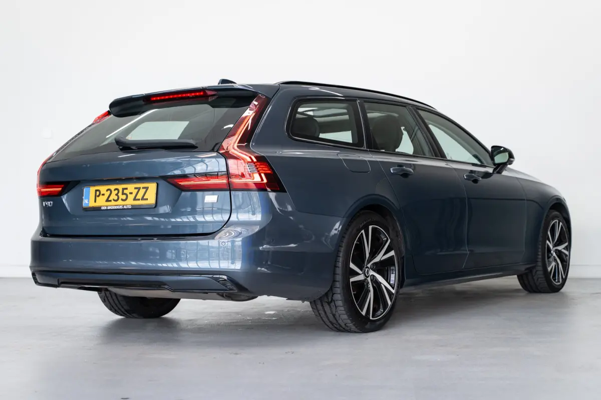 T6 350PK AWD Plus Dark | 360° | Panoramadak | 19" | Power Seats | HK Audio | Climate Pack