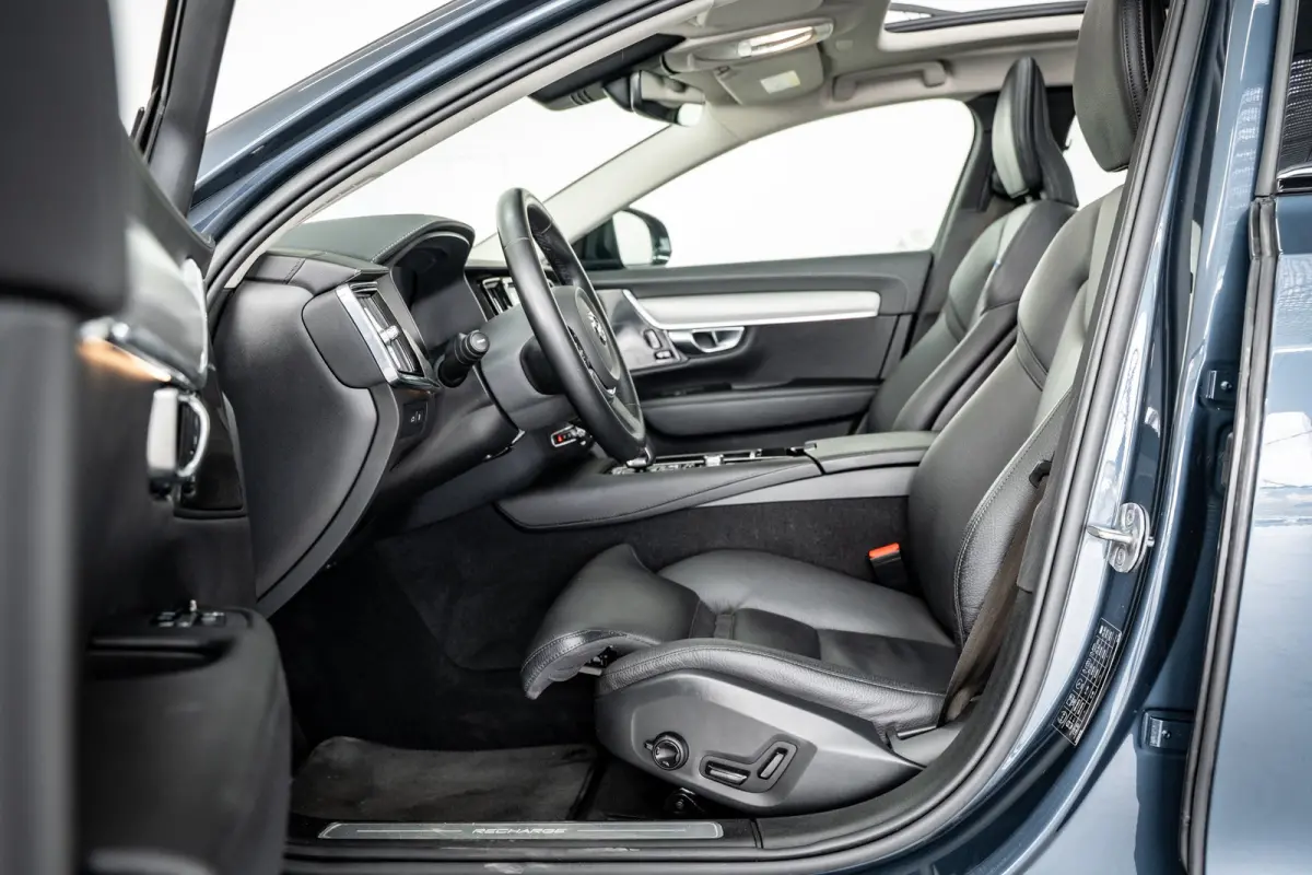 T6 350PK AWD Plus Dark | 360° | Panoramadak | 19" | Power Seats | HK Audio | Climate Pack