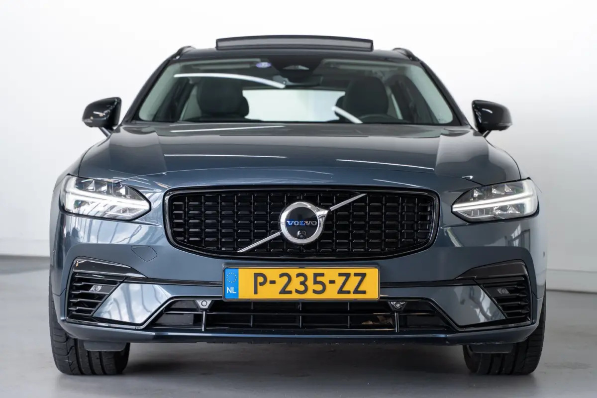 T6 350PK AWD Plus Dark | 360° | Panoramadak | 19" | Power Seats | HK Audio | Climate Pack