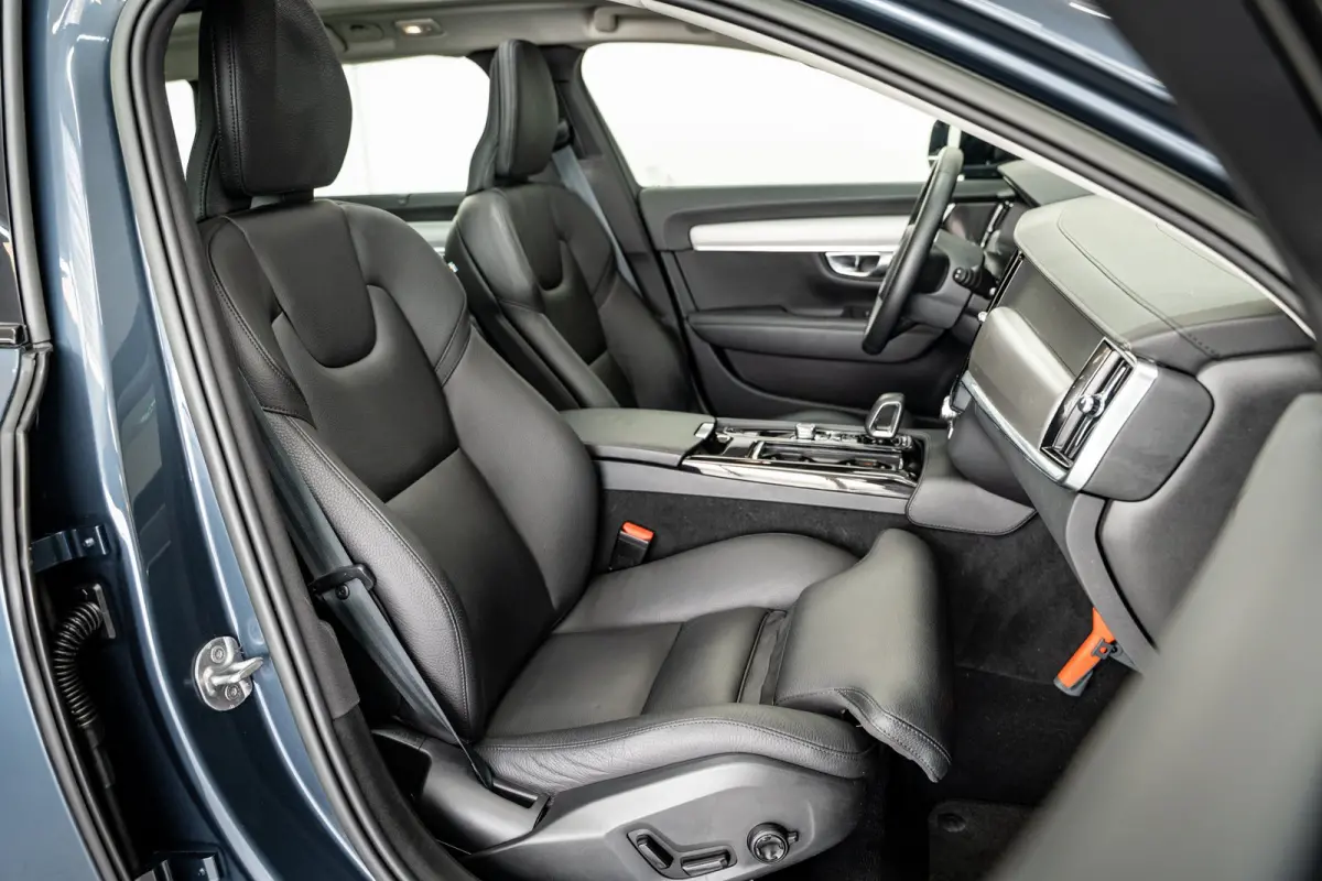 T6 350PK AWD Plus Dark | 360° | Panoramadak | 19" | Power Seats | HK Audio | Climate Pack