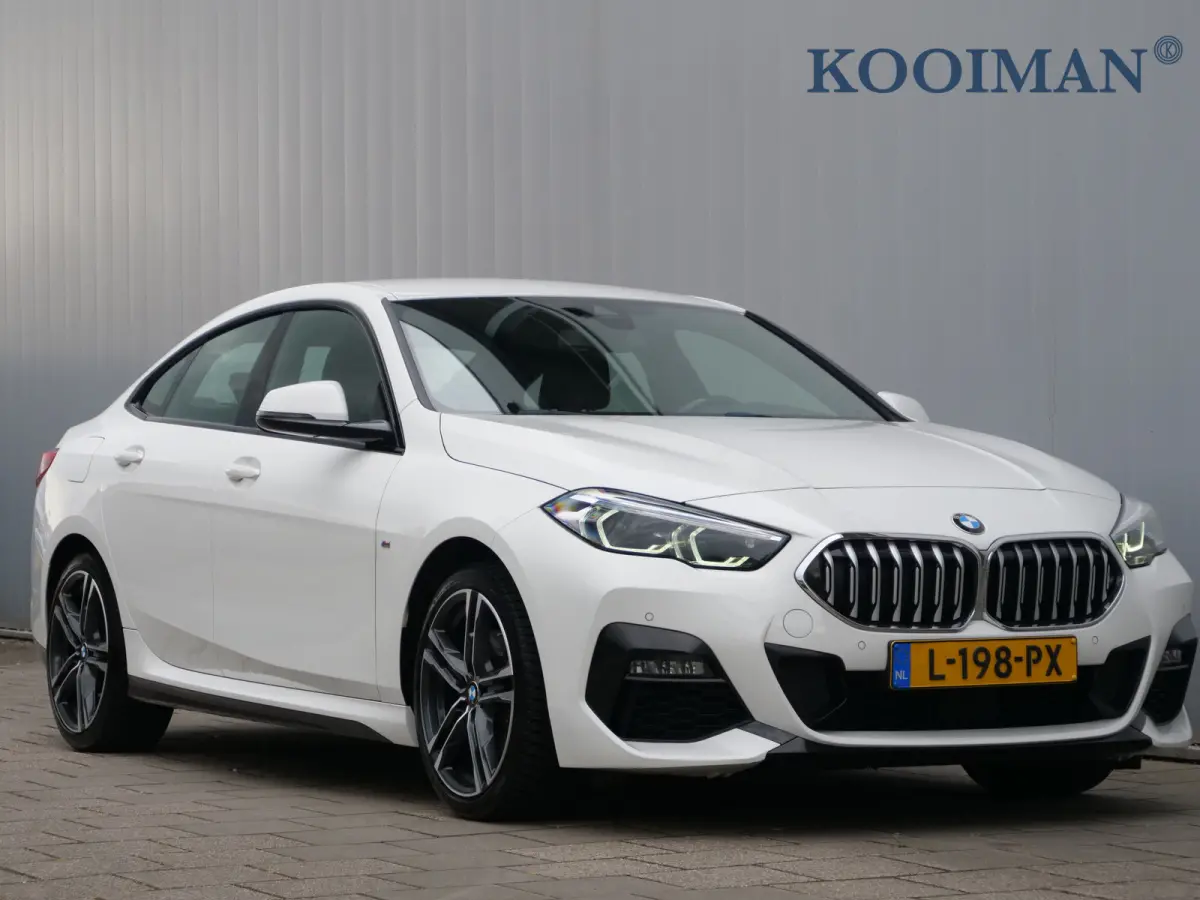 218i Business Edition 136 Pk Automaat M-pakket / Navi / DAB / Apple Carplay