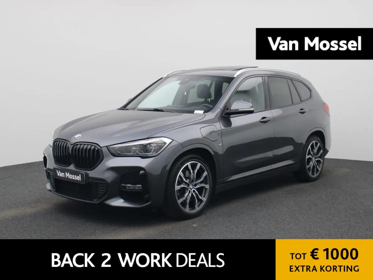 xDrive25e Executive | M-SPORT | Panoramadak | Harman Kardon | Sfeerverlichting | Apple Carplay / Android Auto | Stoelverwarming | Adaptive Cruise Control | Heads-Up | Elektrische Achterklep 
