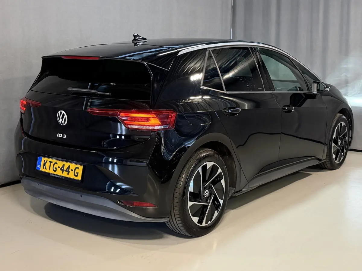 Pure 52 kWh 18"/SOH 99%/Adaptieve Cruise/Apple Carplay & Android Auto/DAB/Navigatie/Sfeerverlichting/Camera/Stuur + stoelverwarming