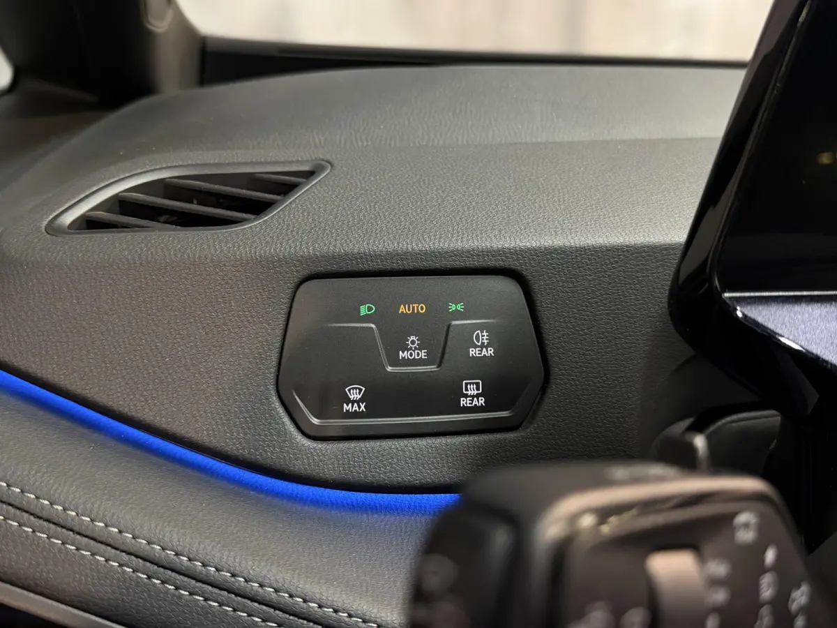 Pure 52 kWh 18"/SOH 99%/Adaptieve Cruise/Apple Carplay & Android Auto/DAB/Navigatie/Sfeerverlichting/Camera/Stuur + stoelverwarming