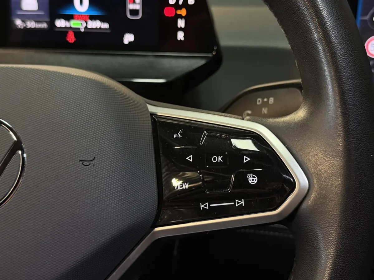 Pure 52 kWh 18"/SOH 99%/Adaptieve Cruise/Apple Carplay & Android Auto/DAB/Navigatie/Sfeerverlichting/Camera/Stuur + stoelverwarming
