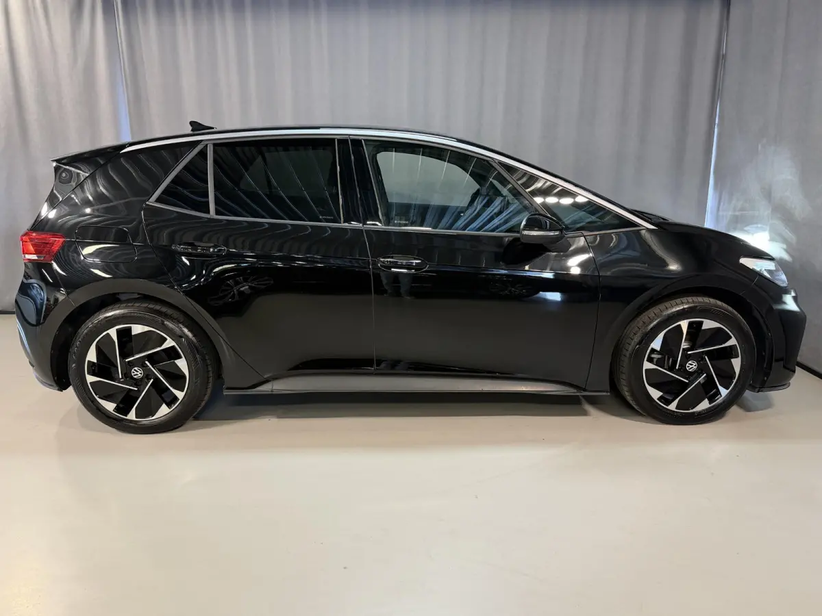 Pure 52 kWh 18"/SOH 99%/Adaptieve Cruise/Apple Carplay & Android Auto/DAB/Navigatie/Sfeerverlichting/Camera/Stuur + stoelverwarming