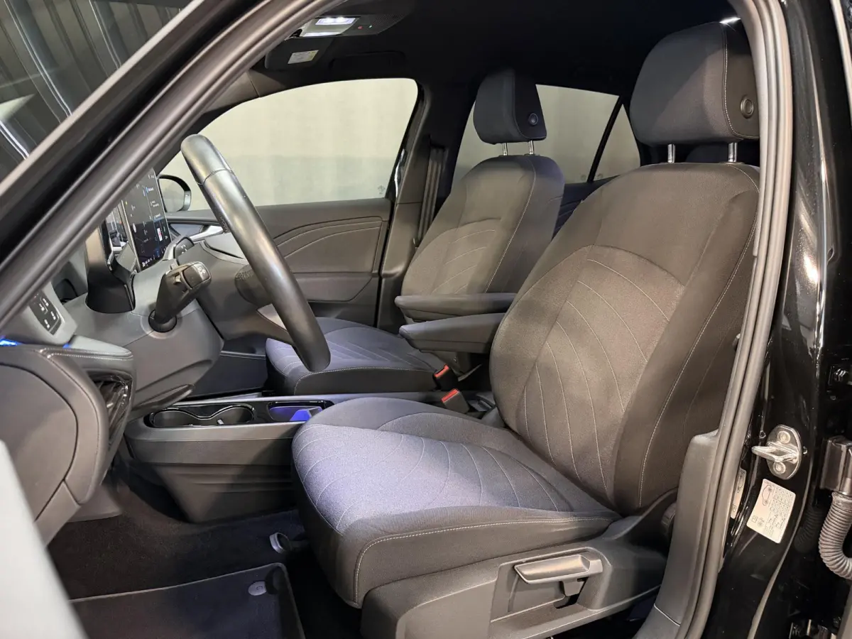 Pure 52 kWh 18"/SOH 99%/Adaptieve Cruise/Apple Carplay & Android Auto/DAB/Navigatie/Sfeerverlichting/Camera/Stuur + stoelverwarming