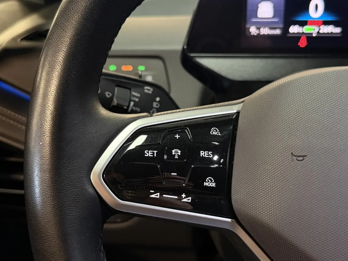 Pure 52 kWh 18"/SOH 99%/Adaptieve Cruise/Apple Carplay & Android Auto/DAB/Navigatie/Sfeerverlichting/Camera/Stuur + stoelverwarming
