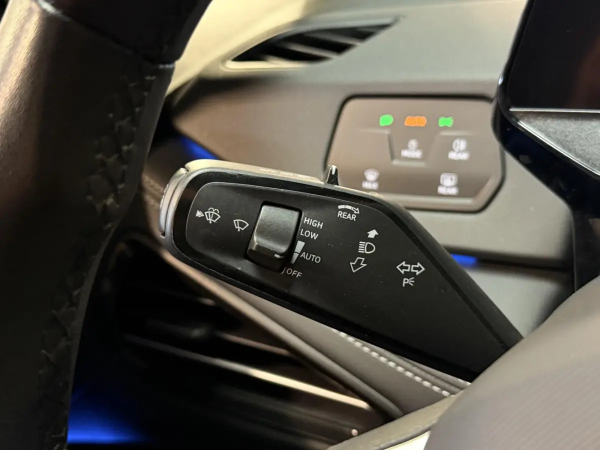 Pure 52 kWh 18"/SOH 99%/Adaptieve Cruise/Apple Carplay & Android Auto/DAB/Navigatie/Sfeerverlichting/Camera/Stuur + stoelverwarming