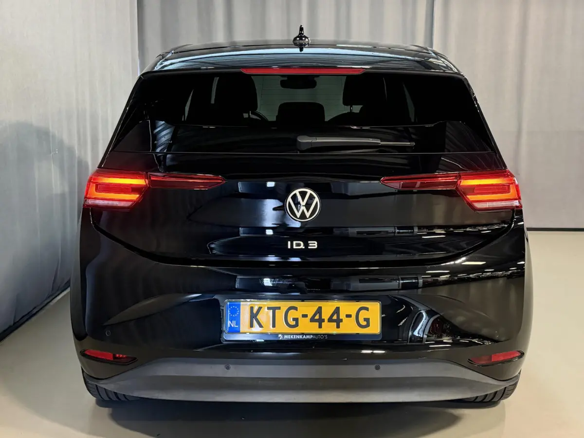 Pure 52 kWh 18"/SOH 99%/Adaptieve Cruise/Apple Carplay & Android Auto/DAB/Navigatie/Sfeerverlichting/Camera/Stuur + stoelverwarming