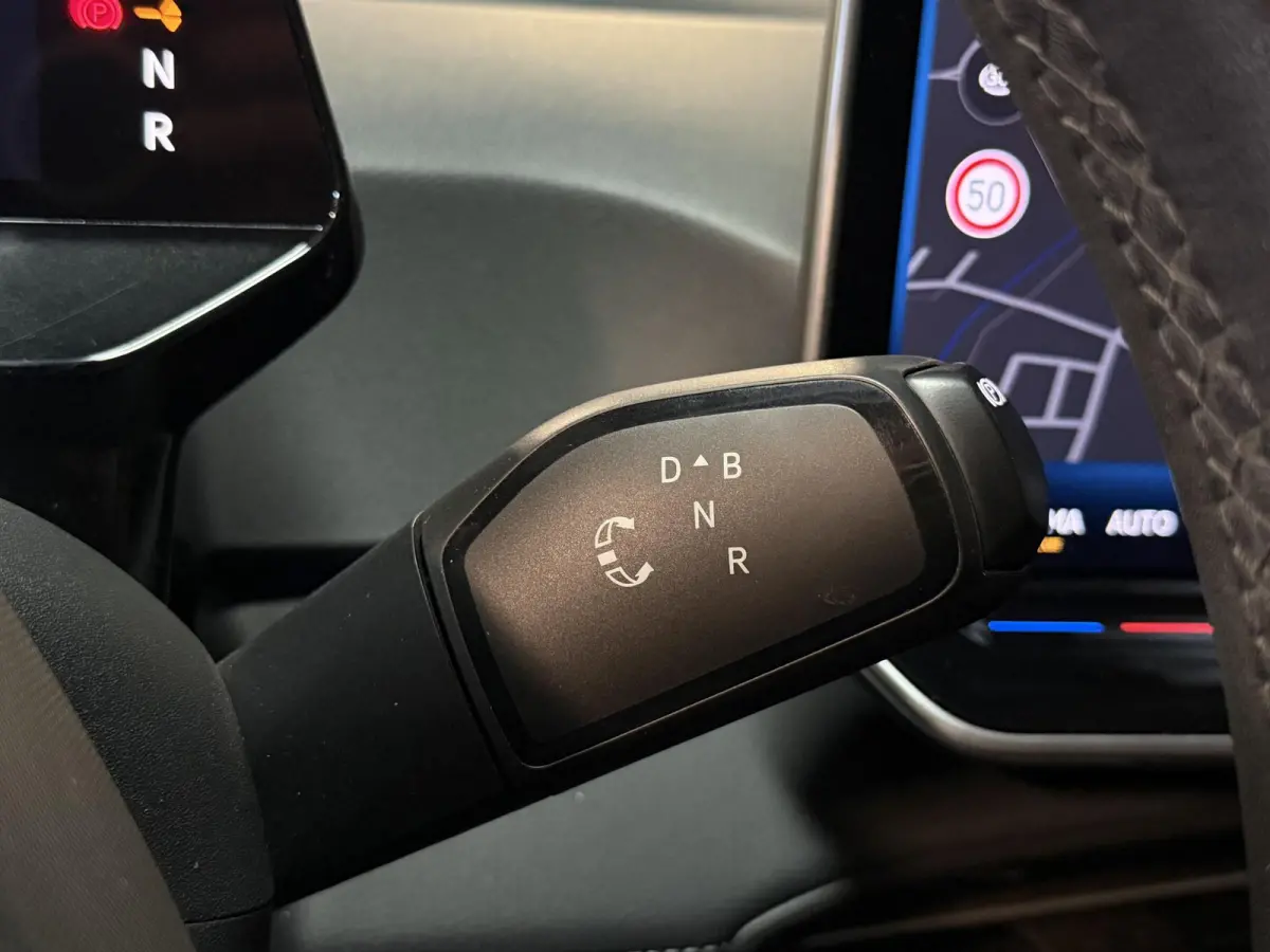 Pure 52 kWh 18"/SOH 99%/Adaptieve Cruise/Apple Carplay & Android Auto/DAB/Navigatie/Sfeerverlichting/Camera/Stuur + stoelverwarming