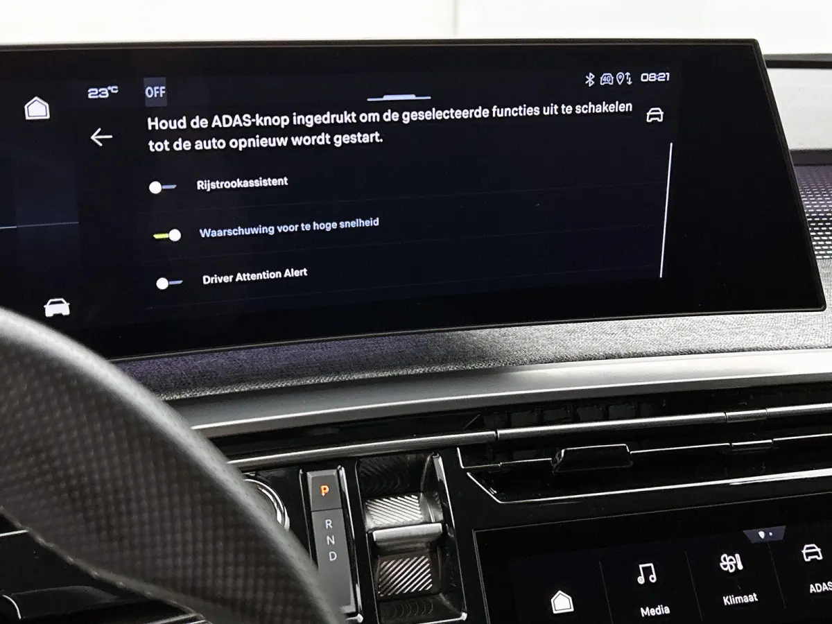 GT 73 kWh | ACCU 97% | Navigatie | Alcantara Bekleding | Achteruitrijcamera | Elektrische Achterklep | Apple Carplay / Android Auto |