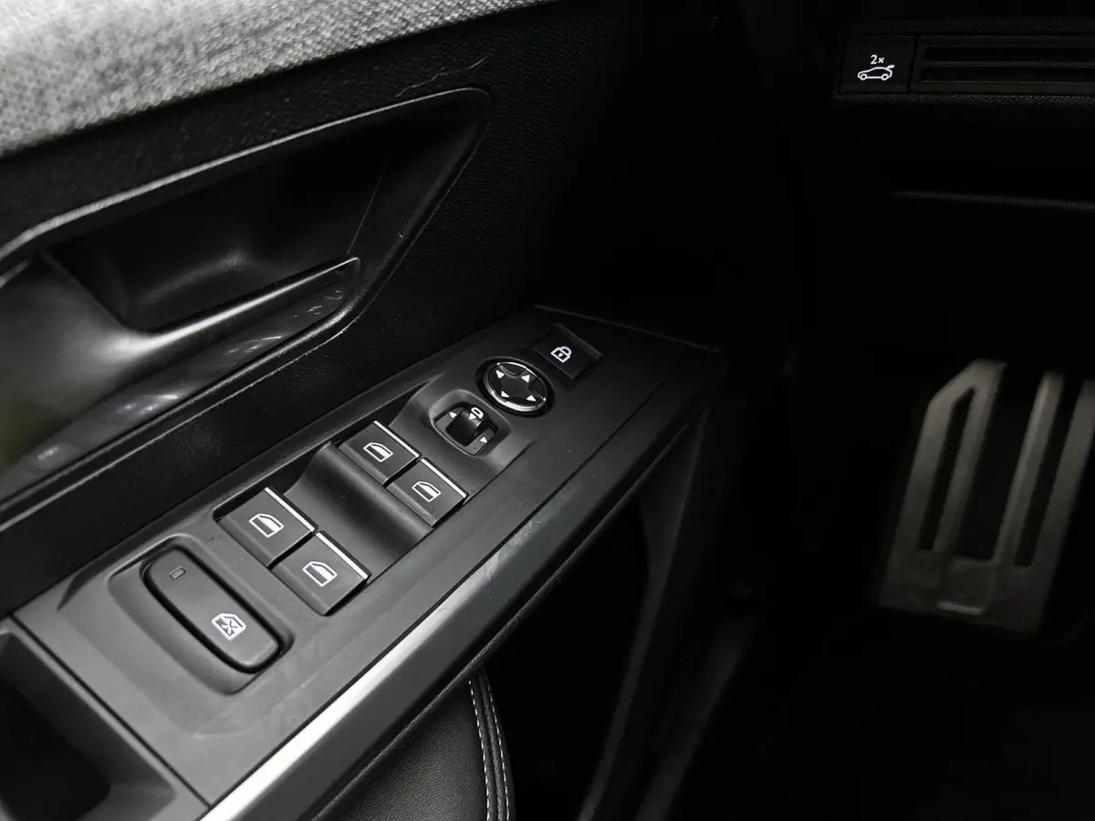 GT 73 kWh | ACCU 97% | Navigatie | Alcantara Bekleding | Achteruitrijcamera | Elektrische Achterklep | Apple Carplay / Android Auto |