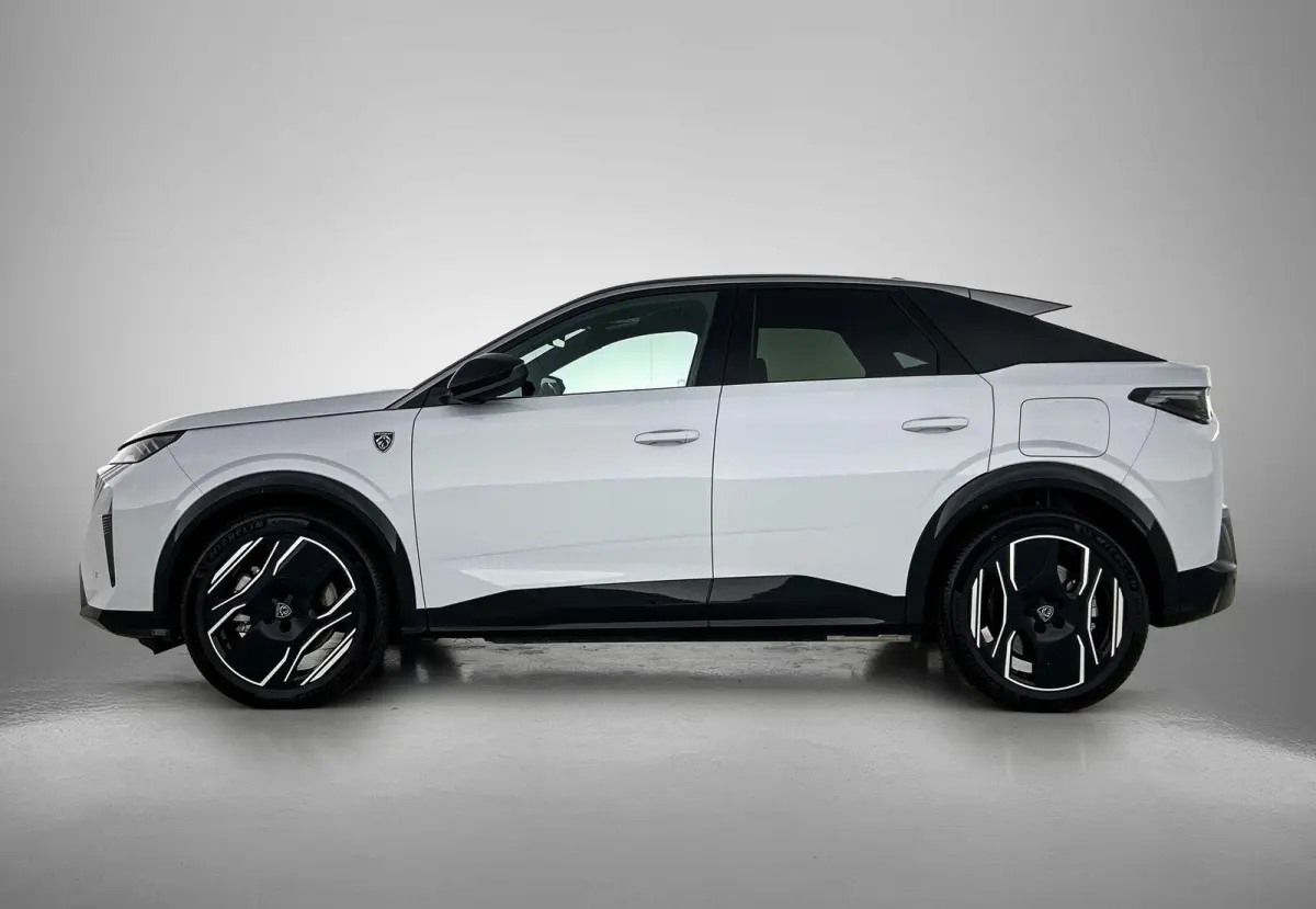 GT 73 kWh | ACCU 97% | Navigatie | Alcantara Bekleding | Achteruitrijcamera | Elektrische Achterklep | Apple Carplay / Android Auto |