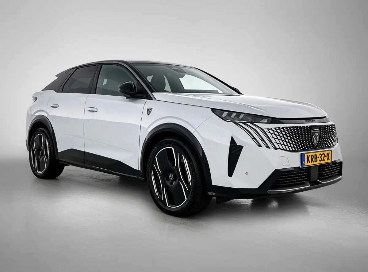 GT 73 kWh | ACCU 97% | Navigatie | Alcantara Bekleding | Achteruitrijcamera | Elektrische Achterklep | Apple Carplay / Android Auto |