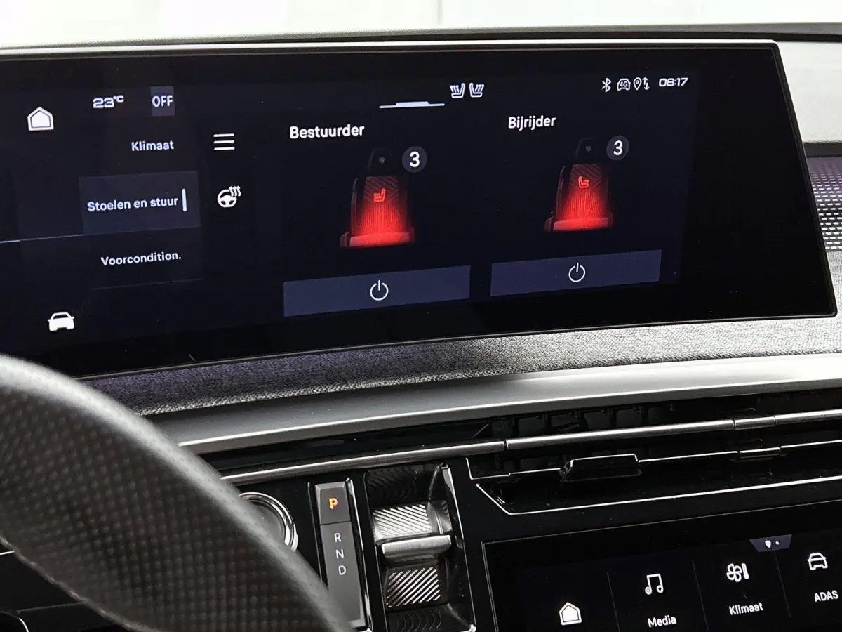 GT 73 kWh | ACCU 97% | Navigatie | Alcantara Bekleding | Achteruitrijcamera | Elektrische Achterklep | Apple Carplay / Android Auto |