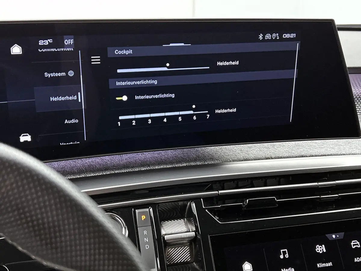 GT 73 kWh | ACCU 97% | Navigatie | Alcantara Bekleding | Achteruitrijcamera | Elektrische Achterklep | Apple Carplay / Android Auto |