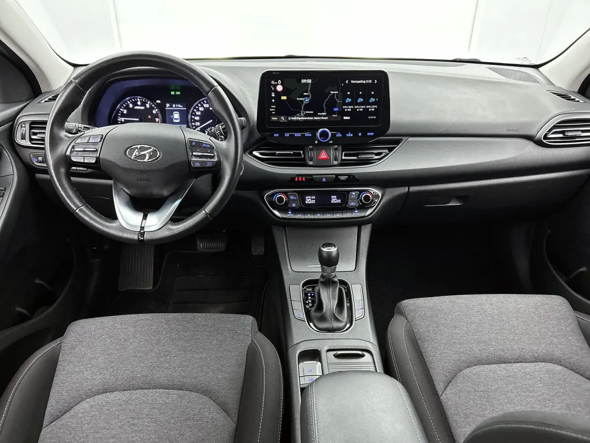 1.0 T-GDi MHEV Comfort Smart | Automaat | Navigatie | Achteruitrijcamera | DAB | Virtual Cockpit | Cruise Control | Climate Control | Lichtmetalen Velgen |