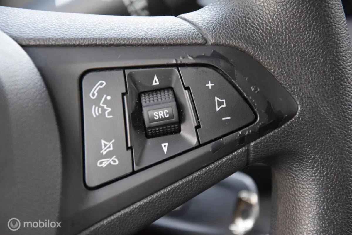 1.0 Online Edition Navi Cruise Control & Apple Carplay